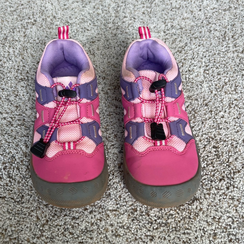 Kids hiking shoes. Girls